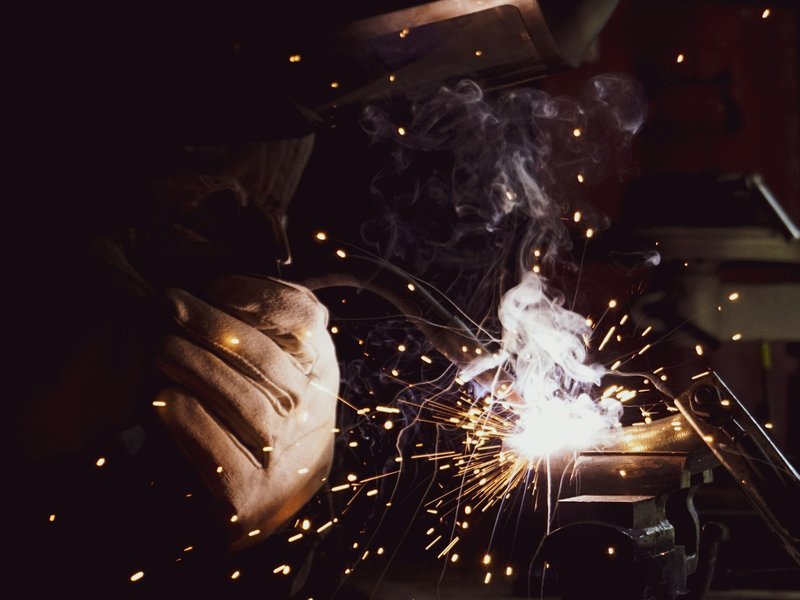 Soldadura en taller industrial